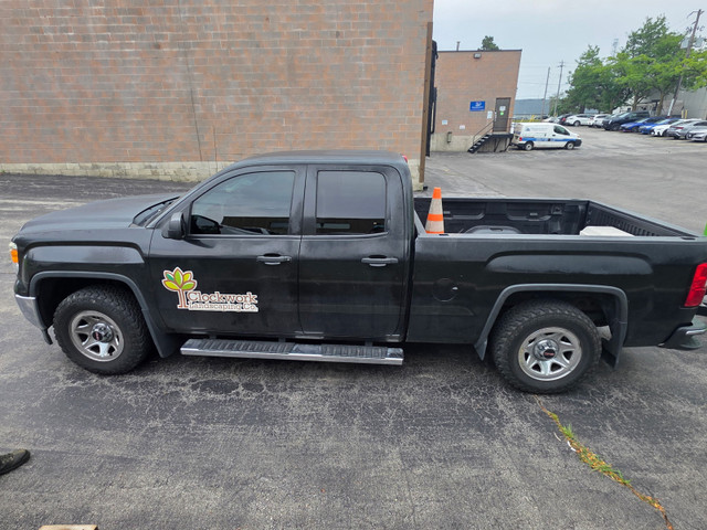 2014 GMC Sierra 1500- Only 113,661km - Clean in Cars & Trucks in Hamilton