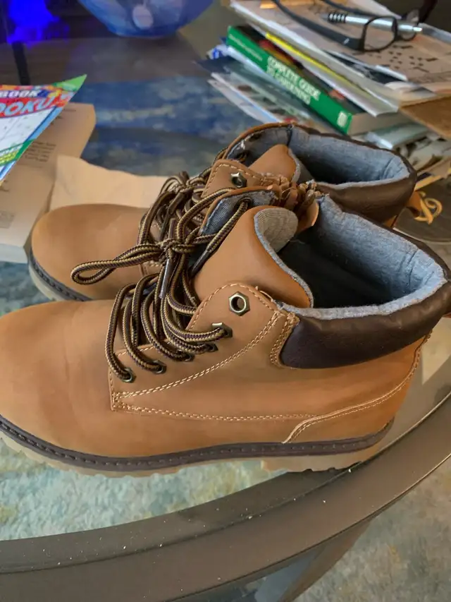 Boys Gently Used Boots - Size 163436969939969123