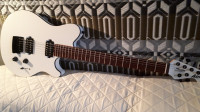 STERLING BY MUSICMAN (AXIS AX3)