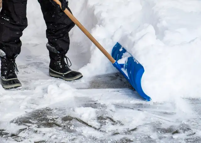 snow cleaning in General Labour in Mississauga / Peel Region - Image 2