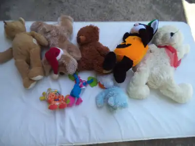 Lot de 8 toutous réconfortants. Profitez-en pour regarder aussi: Articles garçon: vêtements, bottes,...