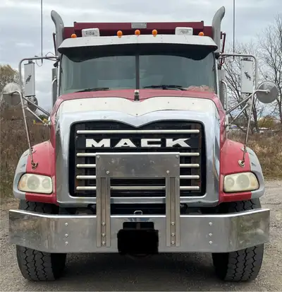 2006 Mack Tri Axle dump truck for sale. Original owner, truck purchased brand new from dealership. 4...
