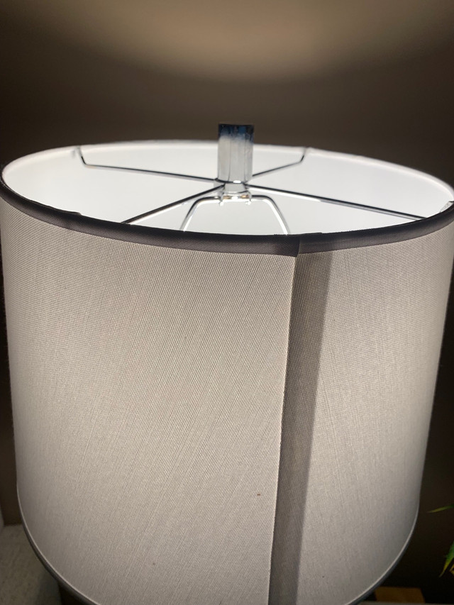 Table lamp in Indoor Lighting & Fans in Regina - Image 3