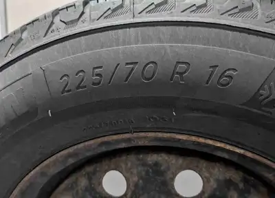 Michelin X-Ice 225/70/R16 on Steel Rims. Fits 2015 Nissan Rogue SL. Only used one season for the win...