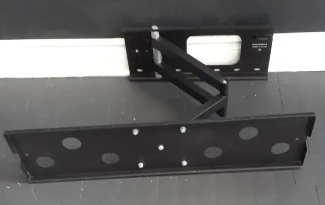 Monoprice TV Wall Mount 32inc x 9. inch for big TV (without two) in Video & TV Accessories in City of Montréal - Image 2