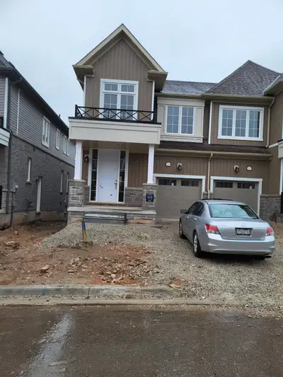 Semi Detached 4 Bedroom House For Lease