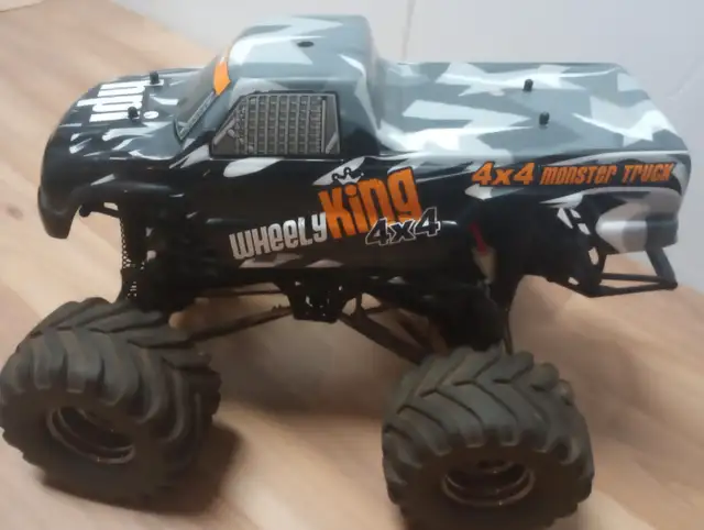 RC CAR - HPI-Racing  Wheely King 4x4 + 2 Batteries in Hobbies & Crafts in Mississauga / Peel Region - Image 3