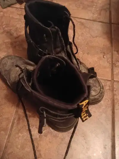 seeking a weekend side hustle. hand digger, View more