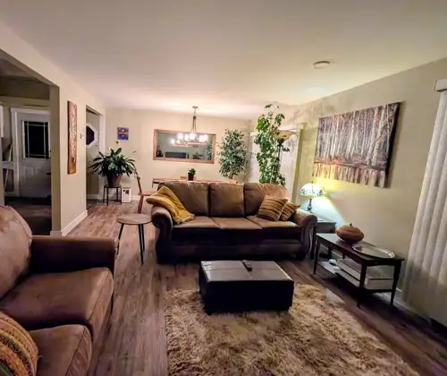 Furnished Top floor of house sharing with one other FM. The house is located close to the Platzl, Sa...