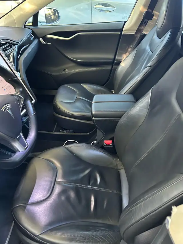 Tesla Model S 85 2013597331699828019209