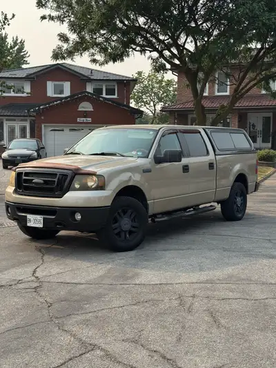 Great truck selling due to upgrade Everything works runs no issues 5.4l V8 engine is smooth with lot...