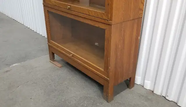 Barrister bookcase lt brown oak 4 tier 4 part Spiesz glass doors in Bookcases & Shelving Units in Ottawa - Image 7