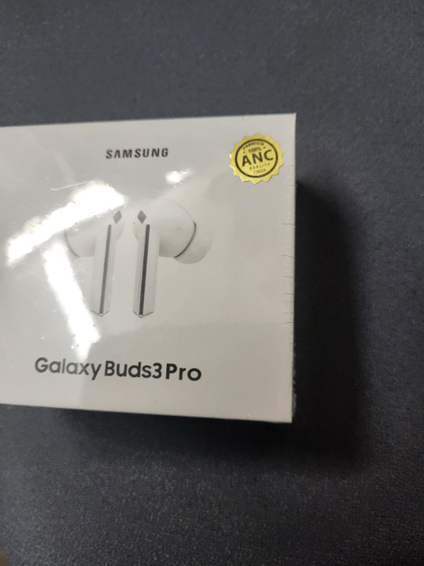 Samsung galaxy probuds3 dans Écouteurs  à Ville de Montréal - Image 2