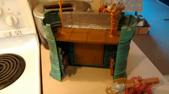 Masters of the Universe MOTU 200X HE-MAN BATTLE STATION Playset in Toys & Games in Strathcona County - Image 4