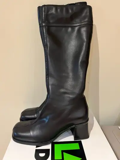 La Canadienne tall leather boots size 9, View more