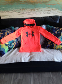 youth under armour hoodie sz.sm $10