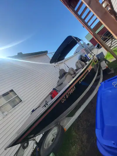 Princecraft starfish dxl 16.9 pieds. 2007 moteur 40f mercury , toit bikini down rigger et sa canne à...