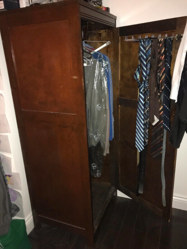 Antique GardeRobe a une porte Storage 63x24x21 in