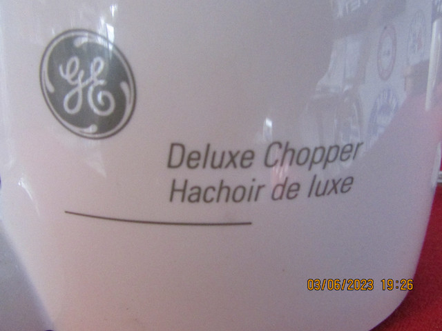 General Electric household deluxe chopper,processer in Processors, Blenders & Juicers in Strathcona County - Image 2