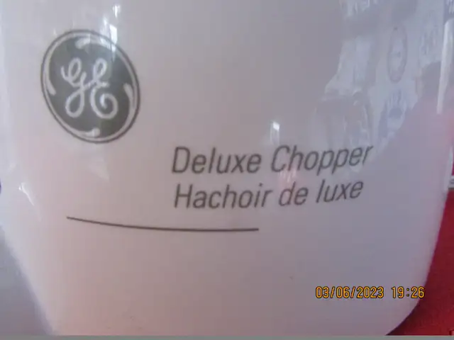 General Electric household deluxe chopper,processer in Processors, Blenders & Juicers in Strathcona County - Image 3