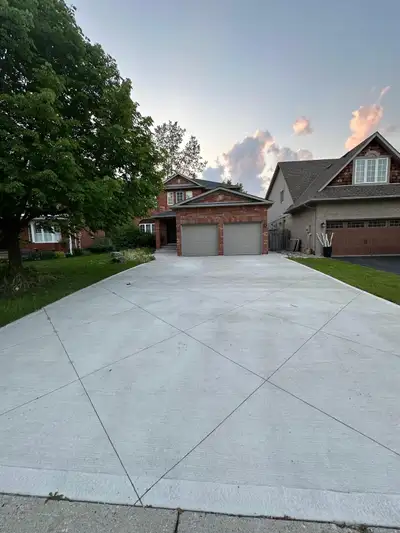 2 Bedroom Basement – Spacious – Sep Entrance – 900+ Sq Ft – 2 Pa