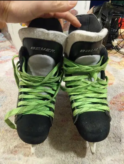 Hockey skates - size 3, View more