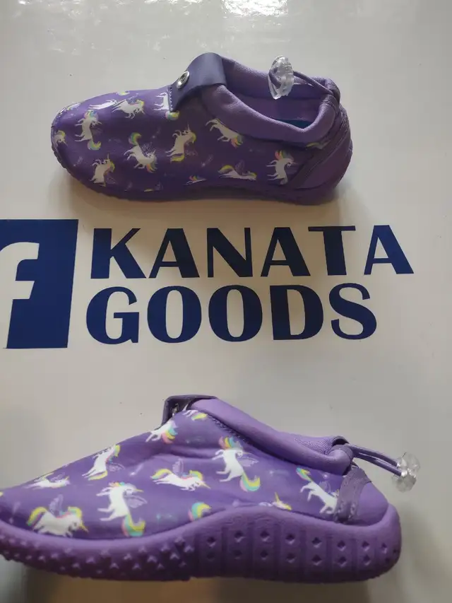 Children's water shoes size 9, Kanata, ottawa  in Kids & Youth in Ottawa - Image 2