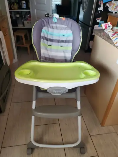 This 3 in 1 high chair is great for ages 0 to 5 years old. The tray comes off and the cover can go i...