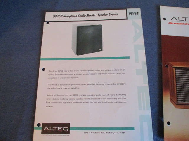 2 ALTEC SPEAKER SYSTEMS BROCHURES-1970S-873A BARCELONA + 9846B dans Art et objets de collection  à Laval/Rive Nord - Image 3