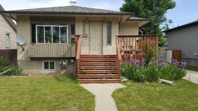 2 Bedroom Northside Mainfloor