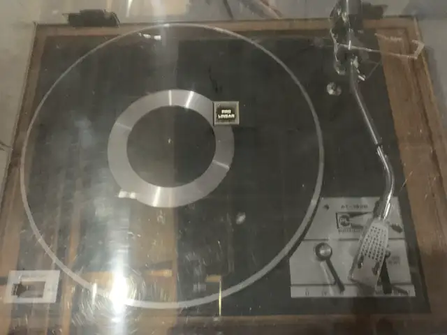 Pro-Linear AT-1600 Turntable in Stereo Systems & Home Theatre in Calgary - Image 3