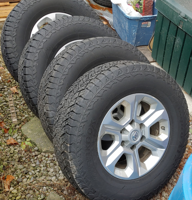 Toyota 4runner rims and tires 17 inch with 265/70/17 Hankook in Tires & Rims in Hamilton