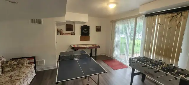 Lakefront Cottage by Lake Scugog in Ontario in Canada - Image 8