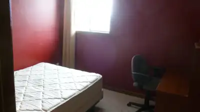 FURNISHED, ALL INCLUSIVE ROOM AVAILABLE FOR STUDENT OR YOUNG WORKING PROFESSIONAL ON DIRECT BUS TO B...
