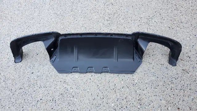 OEM BMW M5 Rear Diffuser (Black Sapphire) in Auto Body Parts in Edmonton - Image 2