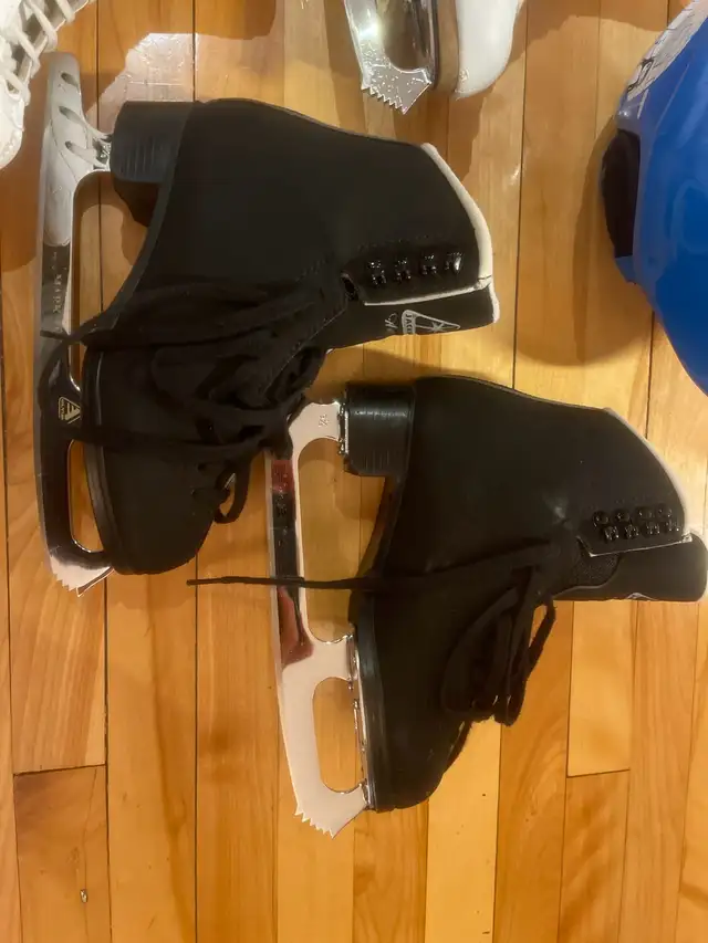 Patin et casque in Skates & Blades in City of Montréal - Image 6