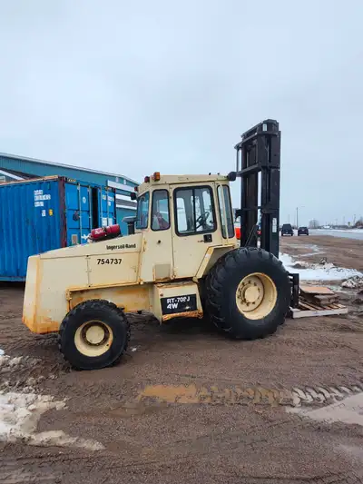 2004 Ingersoll Rand RT-708J. 4wd 22 ft extension, 8000lbs. 4100 hrs. 3 speed. Works and runs excelle...