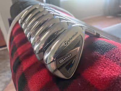 Selling my used TaylorMade SIM2 Max Irons, a fantastic set for improving your game with their forgiv...