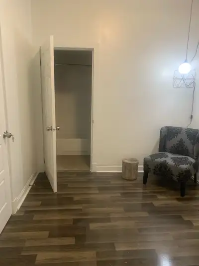 J’offre un service d’entretien de votre maison votre bureau votre condo , aspirateur lavage de planc...