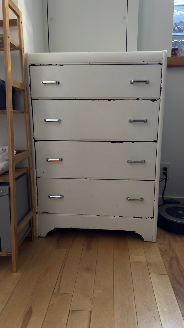 Wood Chest - White in Dressers & Wardrobes in City of Toronto