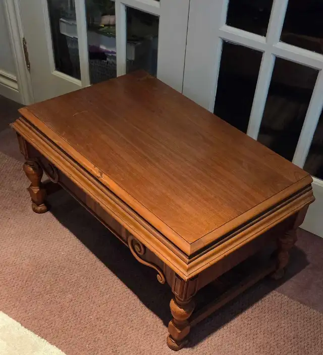 Vintage wooden coffee table by Thomasville in Coffee Tables in City of Toronto - Image 5