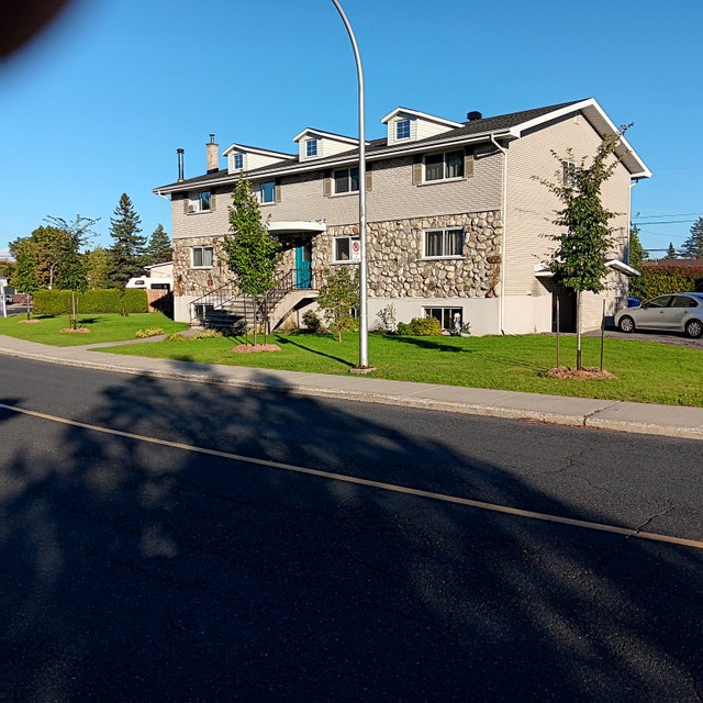5 1/2 à louer St-Hubert très bel environnement, rénové — photo 3