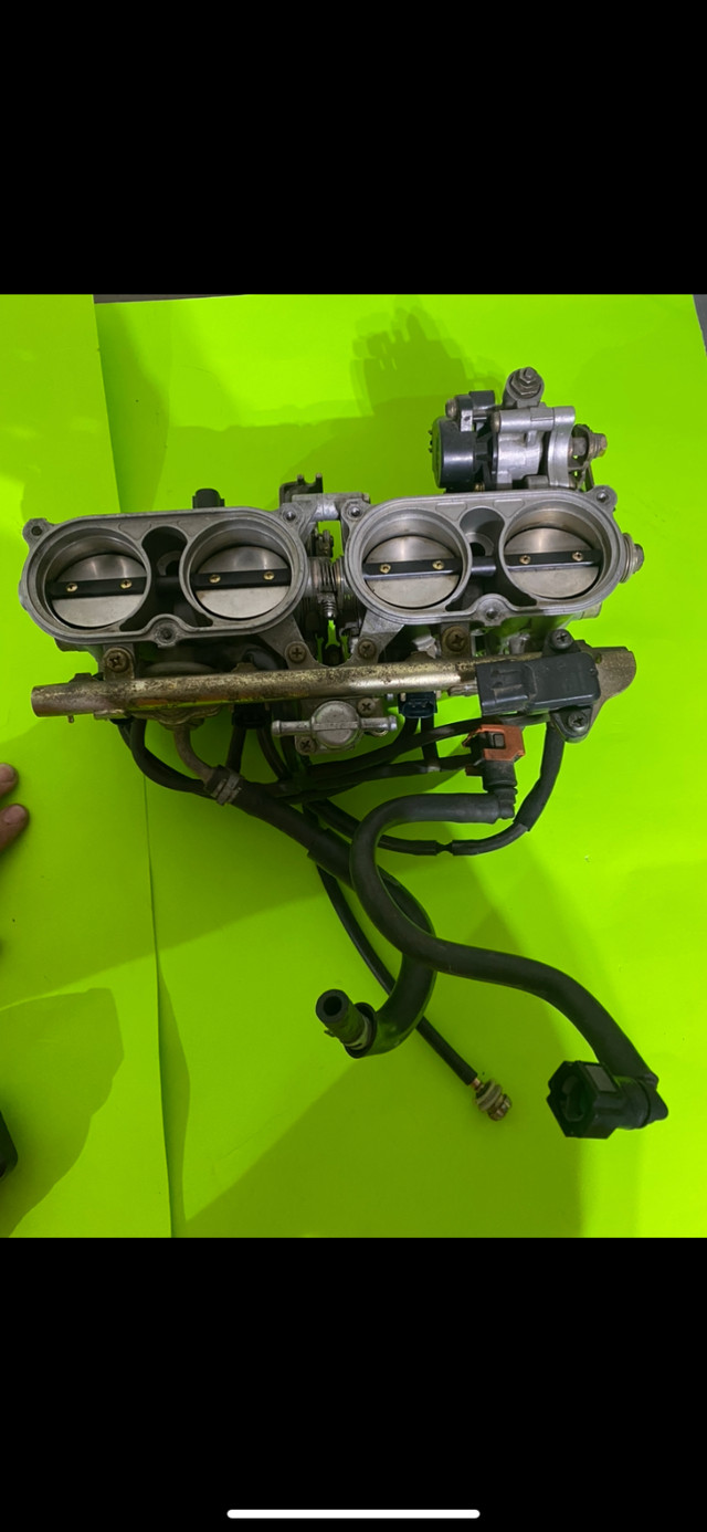 2004 06 yamaha yzf r1 throttle body’s in Motorcycle Parts & Accessories in Sault Ste. Marie