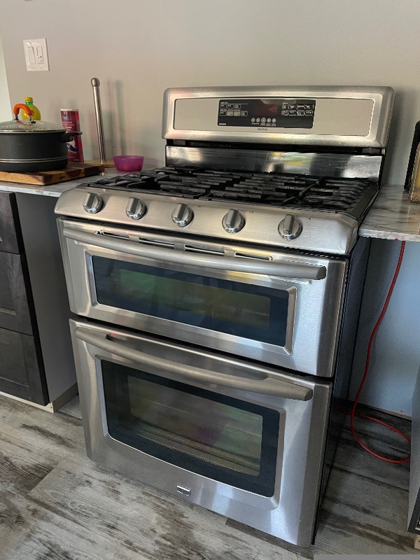 Double gas oven with 5 burners Stoves, Ovens & Ranges Saskatoon