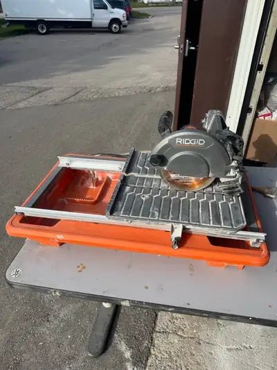 RIDGID 7-inch Jobsite Wet Tile Saw 9A, View more