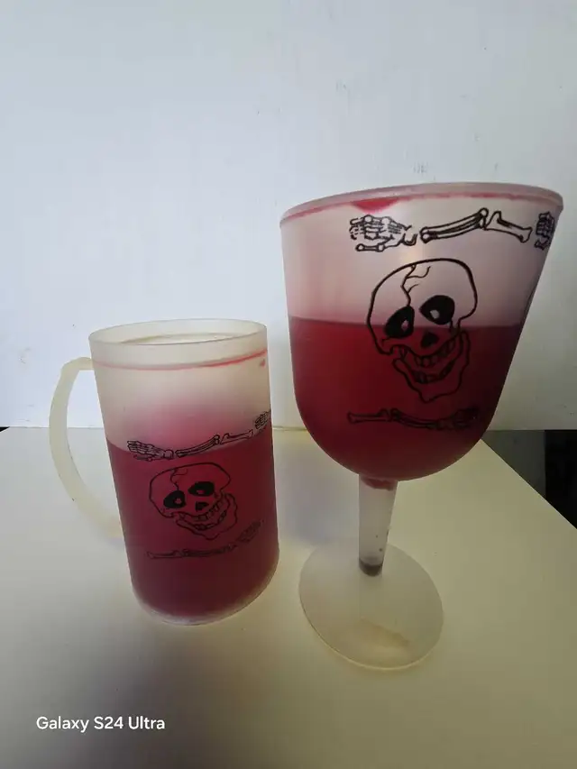 2 Skeleton Cups