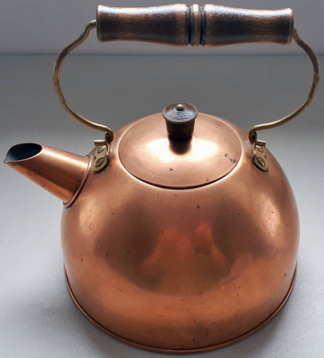 Vintage 454g Copper Kettle; Wood; Louisbourg in Arts & Collectibles in Cape Breton