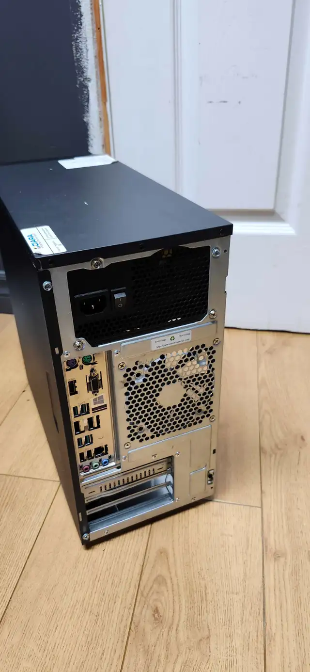 Gaming PC – i7 9700 / RTX 3060 Ti / 16GB RAM / 500GB NVMe in System Components in Québec City - Image 4