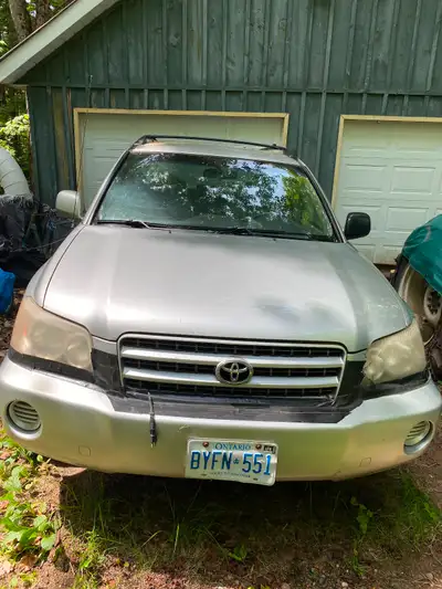 2001 Toyota Highlander for sale “as is” . This car still runs well, but needs a windshield. Please c...