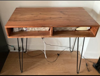DESK TO SELL. Bought last year! Brand new!  CAD70.00